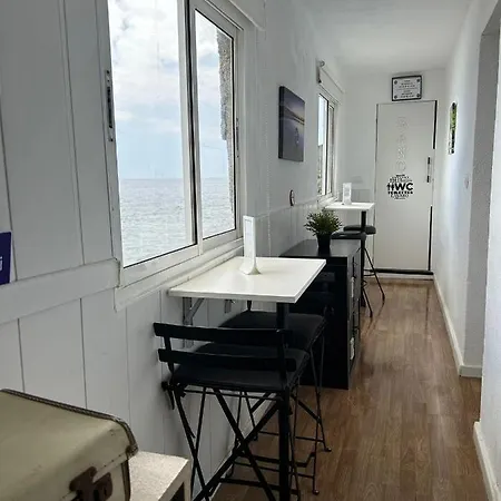 Backpackers Eras Hostel *